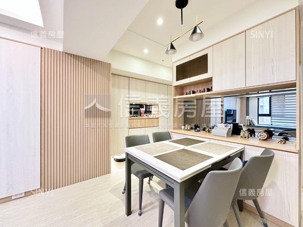 捷運家境電梯高樓三房車位房屋室內格局與周邊環境