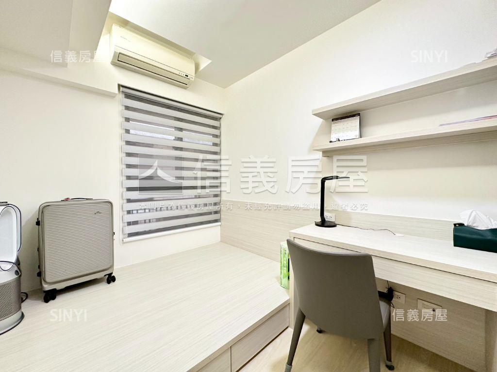 捷運家境電梯高樓三房車位房屋室內格局與周邊環境