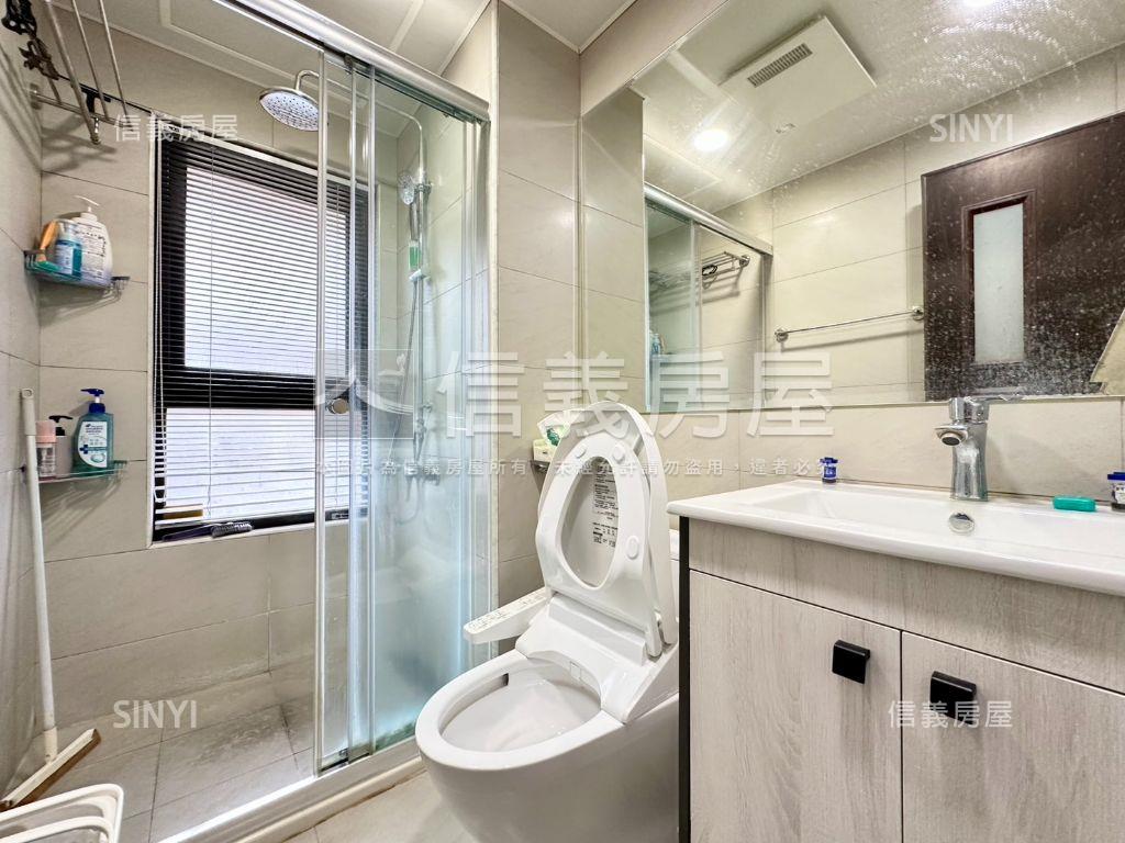 捷運家境電梯高樓三房車位房屋室內格局與周邊環境