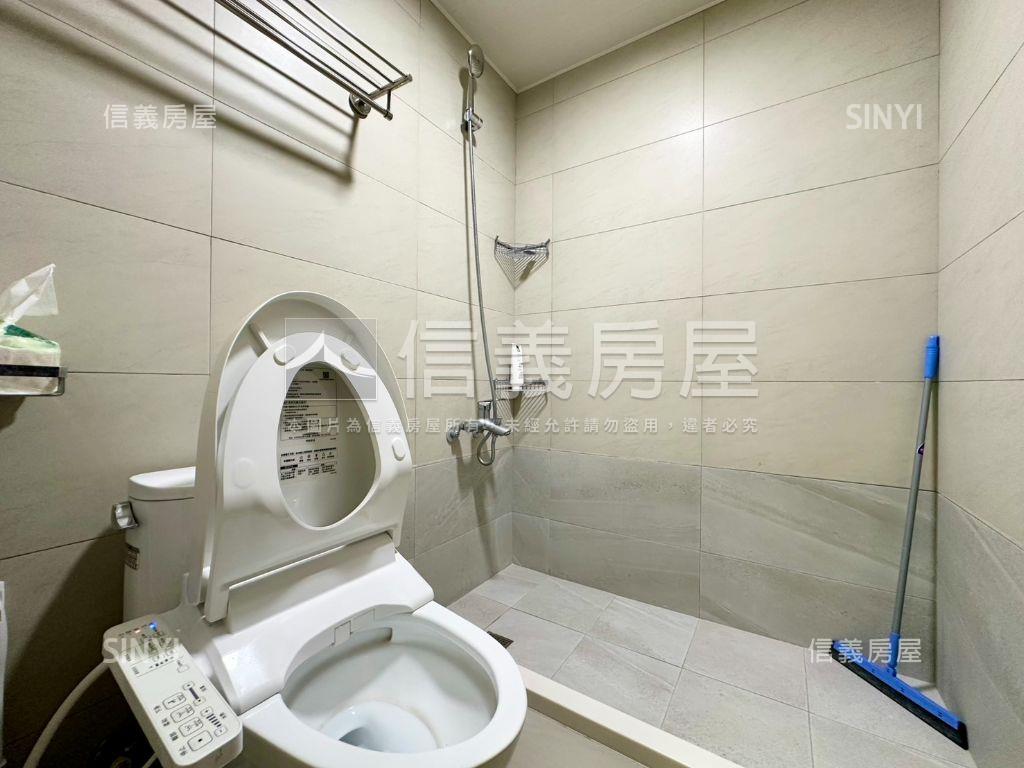 捷運家境電梯高樓三房車位房屋室內格局與周邊環境