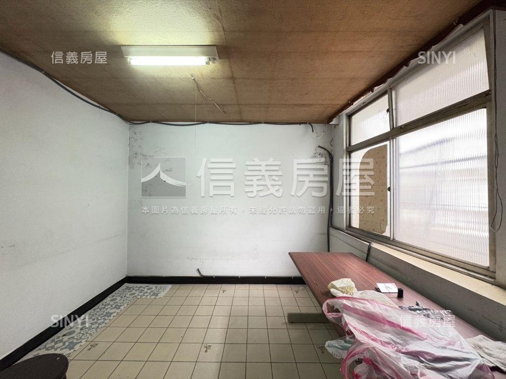 頂溪正中興街一層一戶３樓房屋室內格局與周邊環境