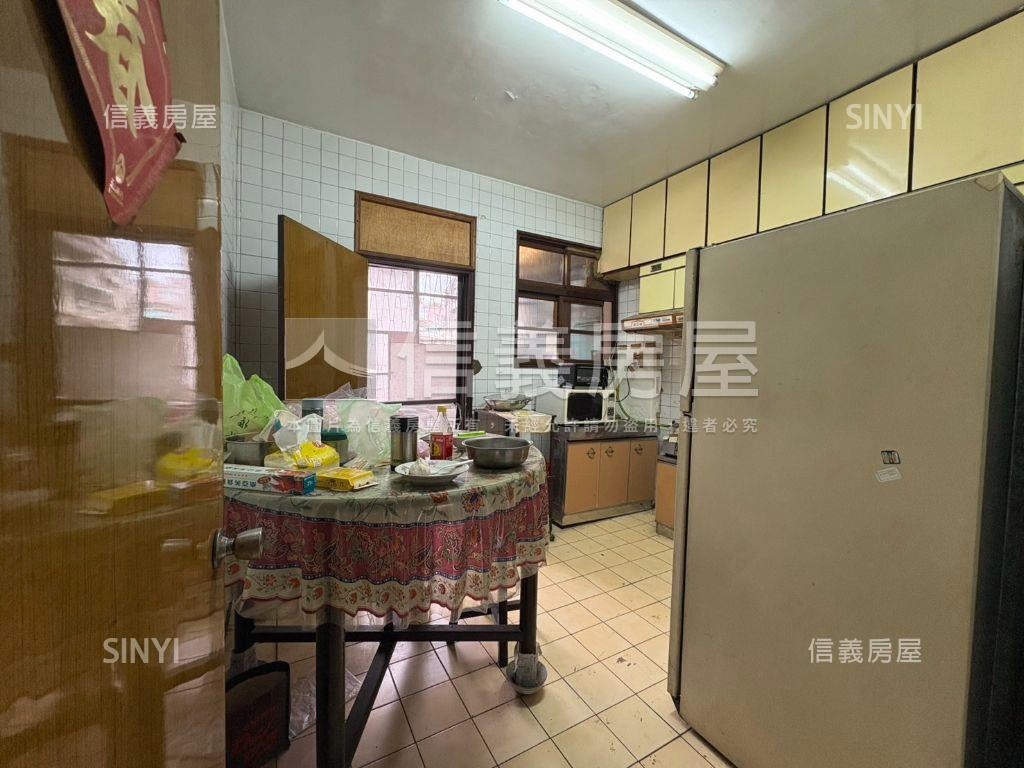 頂溪正中興街一層一戶３樓房屋室內格局與周邊環境