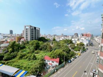 讚！近中央公園大三房車位