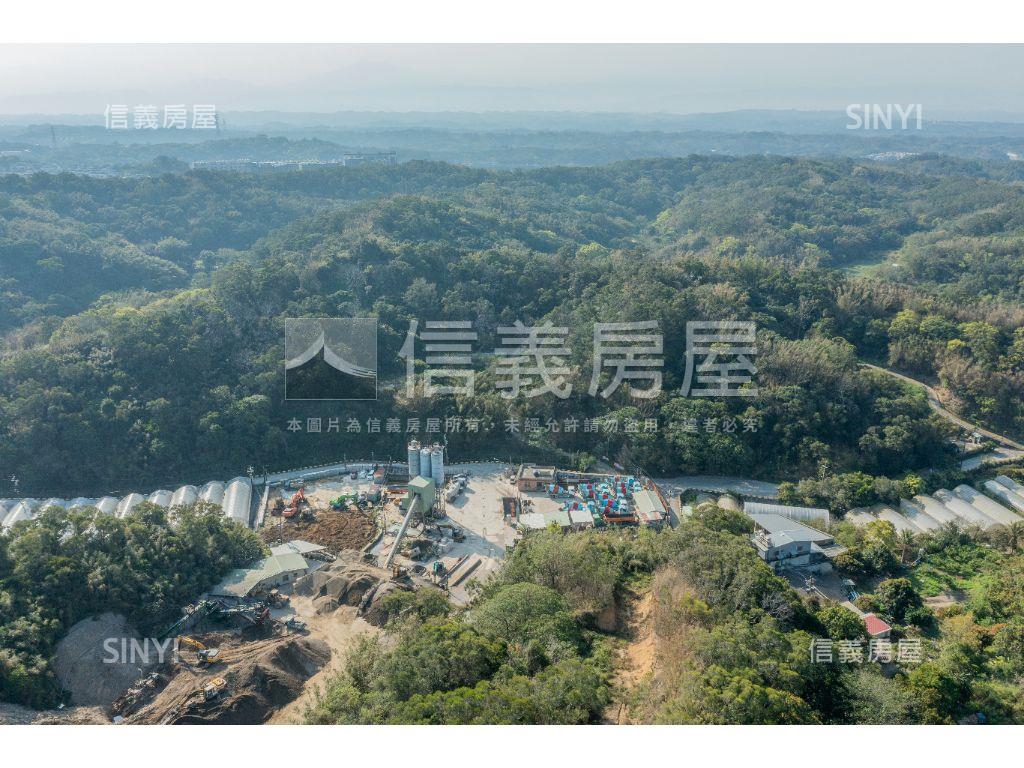 近青青草原土地３房屋室內格局與周邊環境