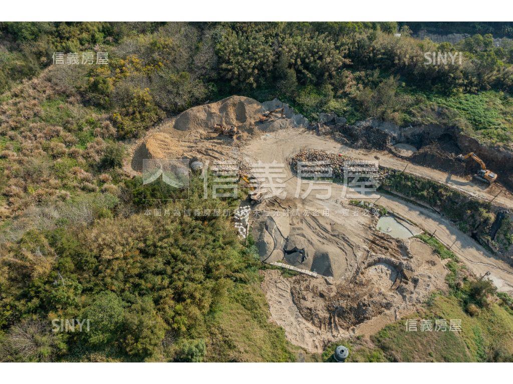 近青青草原土地３房屋室內格局與周邊環境