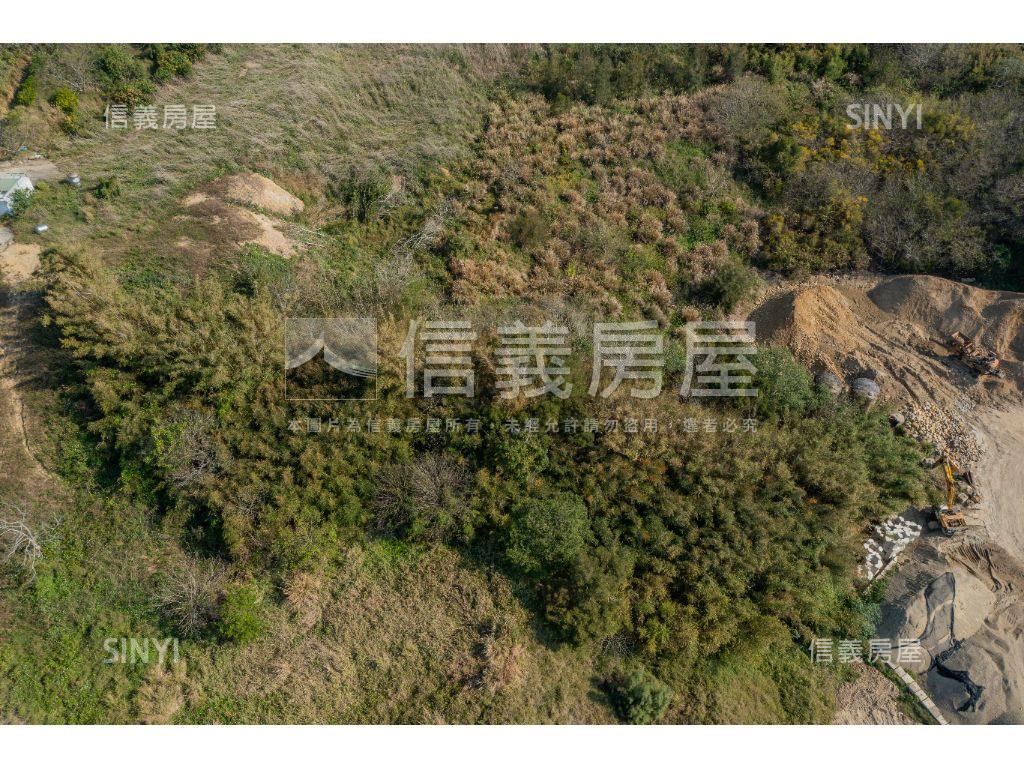 近青青草原土地３房屋室內格局與周邊環境