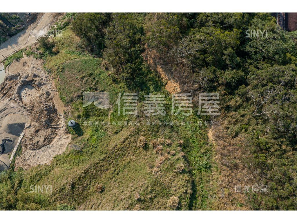 近青青草原土地３房屋室內格局與周邊環境