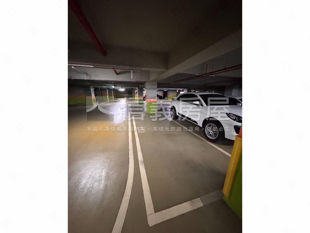 山妍四季坡平車位房屋室內格局與周邊環境
