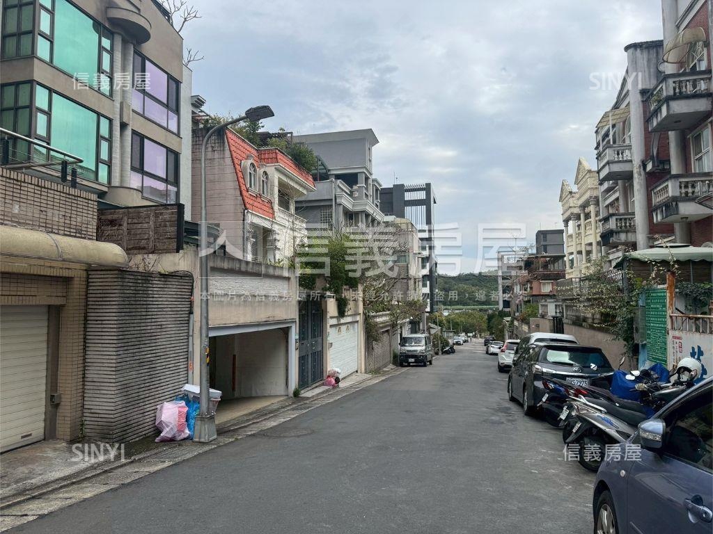 立委稀有一樓＋車位房屋室內格局與周邊環境