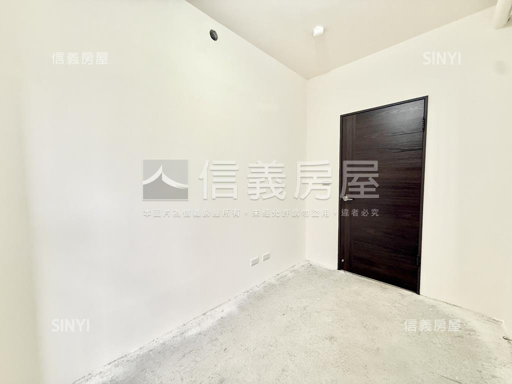 新成屋鵬躍序三房車位房屋室內格局與周邊環境