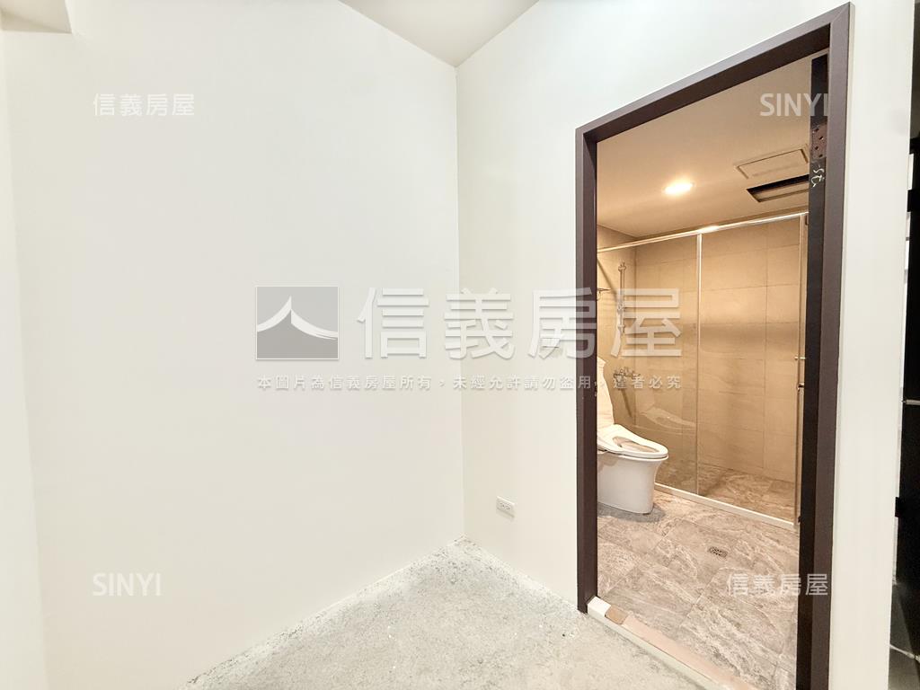 新成屋鵬躍序三房車位房屋室內格局與周邊環境