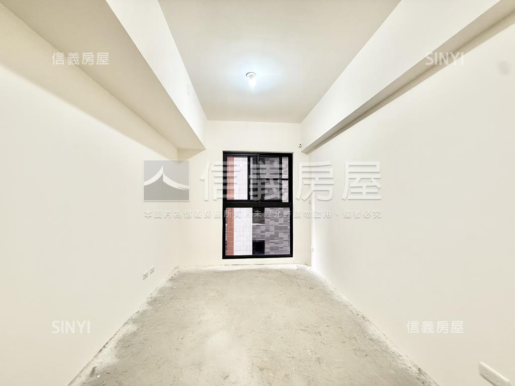 新成屋鵬躍序三房車位房屋室內格局與周邊環境