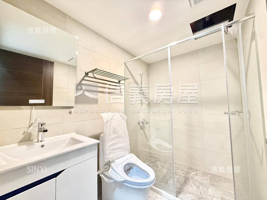 新成屋鵬躍序三房車位房屋室內格局與周邊環境