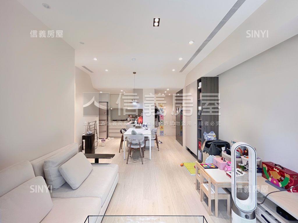 富堡珍藏兩房兩衛平面車位房屋室內格局與周邊環境