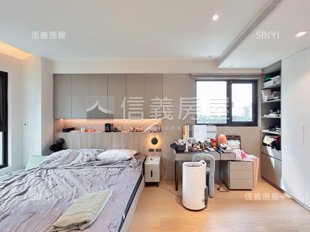 富堡珍藏兩房兩衛平面車位房屋室內格局與周邊環境