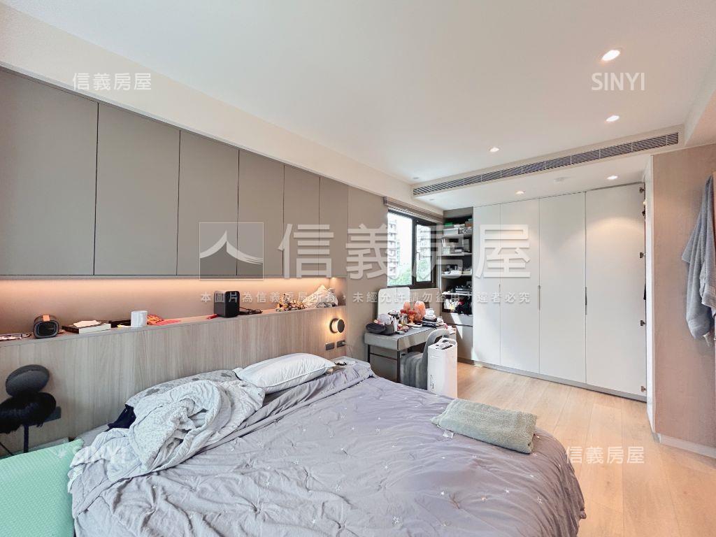 富堡珍藏兩房兩衛平面車位房屋室內格局與周邊環境