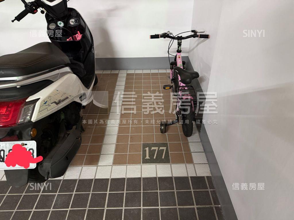 富堡珍藏兩房兩衛平面車位房屋室內格局與周邊環境