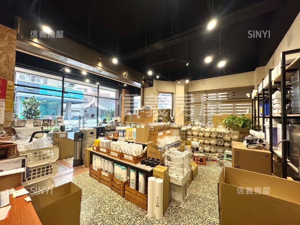 近中國醫大面寬角間店面房屋室內格局與周邊環境