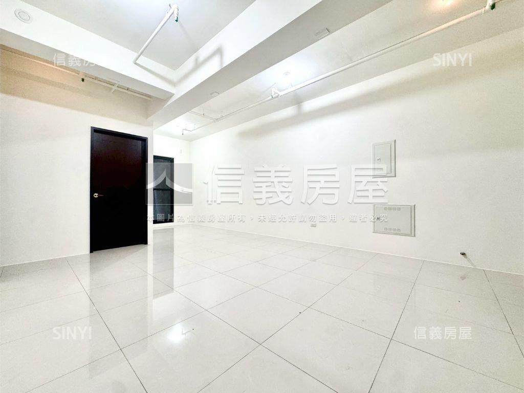 高大崑庭全新未住高樓平車房屋室內格局與周邊環境