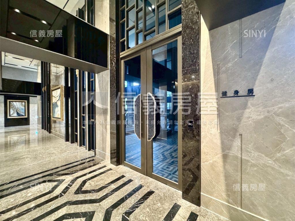 高大崑庭全新未住高樓平車房屋室內格局與周邊環境