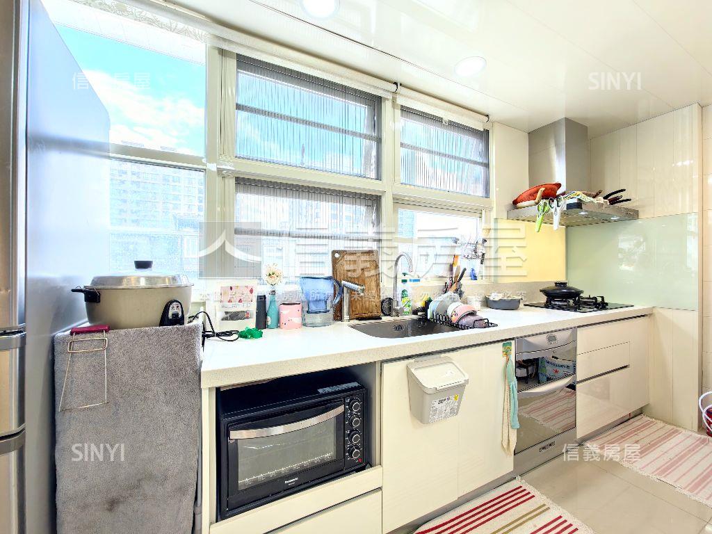 重慶商圈★靜雅輕奢三房房屋室內格局與周邊環境
