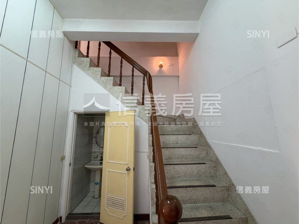 中港福家廣場樓店房屋室內格局與周邊環境