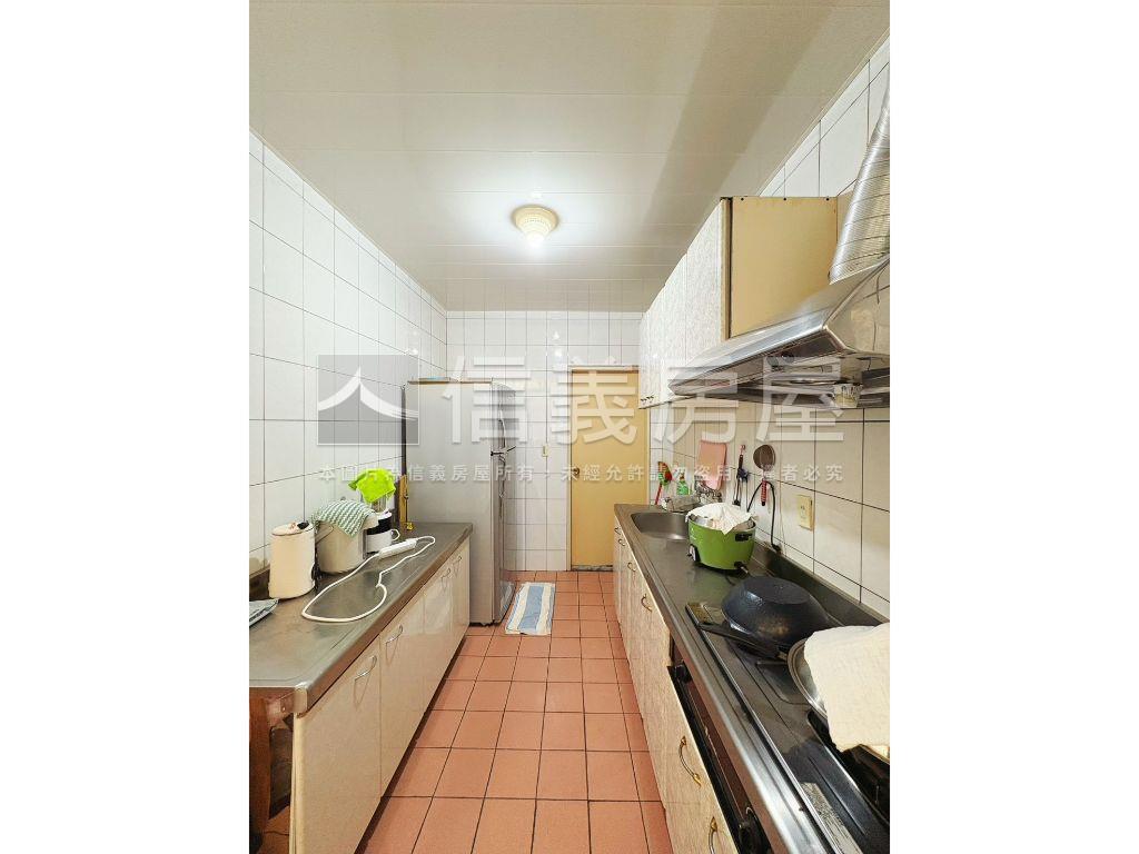 黃金三樓美公寓房屋室內格局與周邊環境