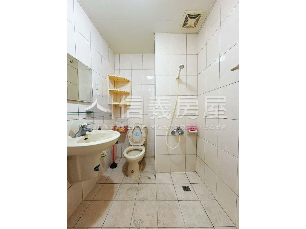 黃金三樓美公寓房屋室內格局與周邊環境