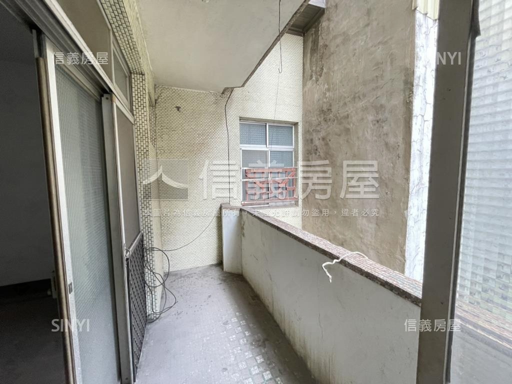 大遠百旁２樓公寓房屋室內格局與周邊環境