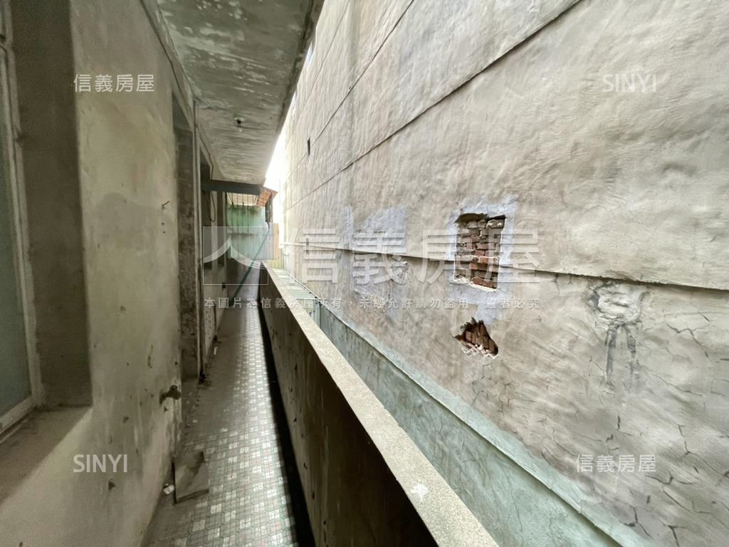 大遠百旁２樓公寓房屋室內格局與周邊環境