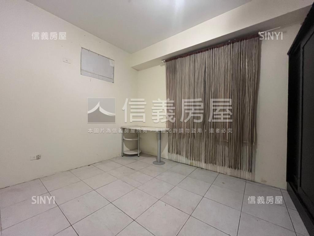 台北大道景觀四房加車位房屋室內格局與周邊環境