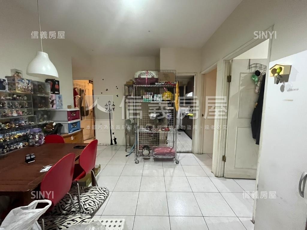 台北大道景觀四房加車位房屋室內格局與周邊環境