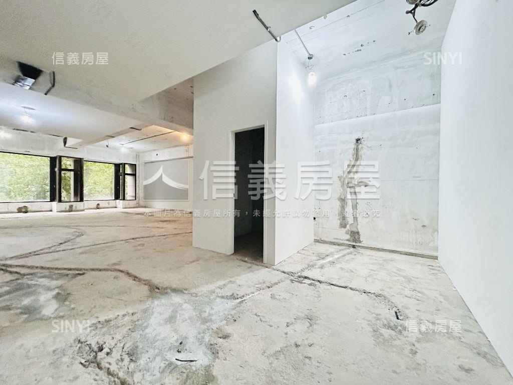 珍藏華威藏玉尊爵大戶車位房屋室內格局與周邊環境