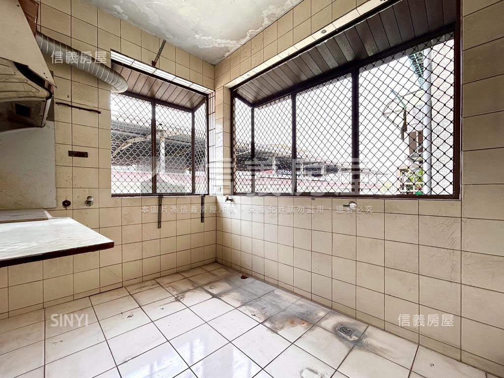 五甲商圈成家三房房屋室內格局與周邊環境