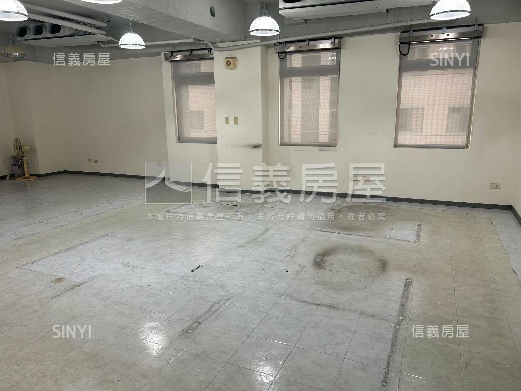 內科文德京華面河景美辦房屋室內格局與周邊環境