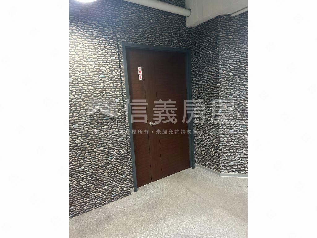 內科文德京華面河景美辦房屋室內格局與周邊環境