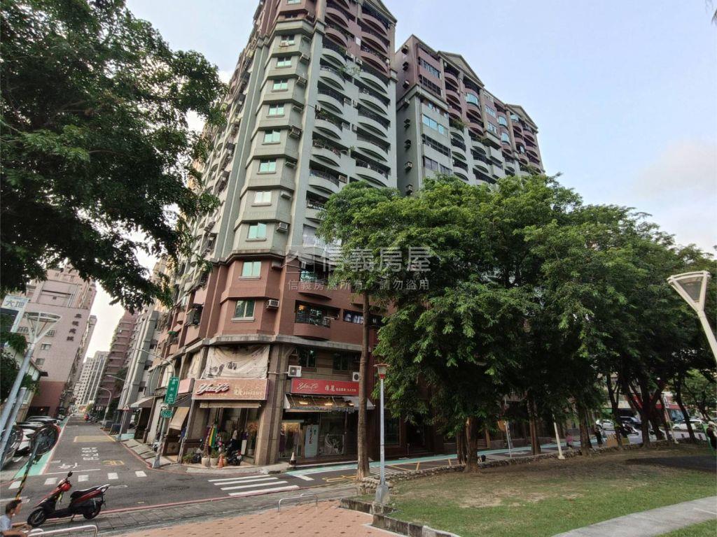 堅山河堤當代國寶四房平車房屋室內格局與周邊環境