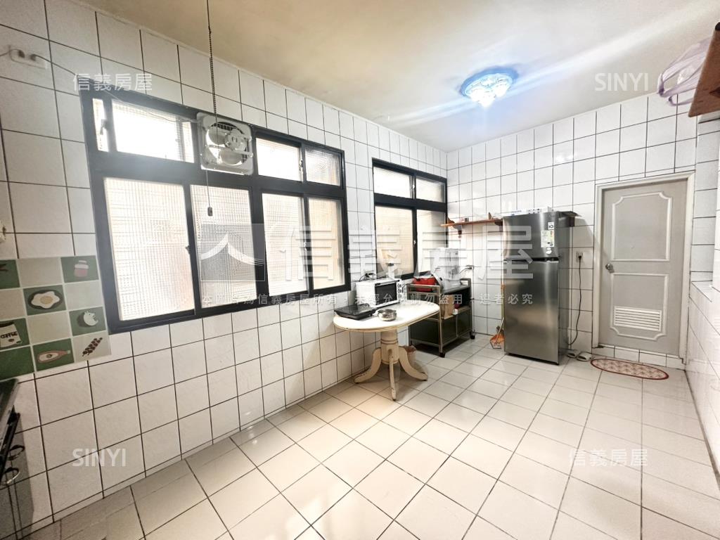 三面採光清幽美寓三房房屋室內格局與周邊環境