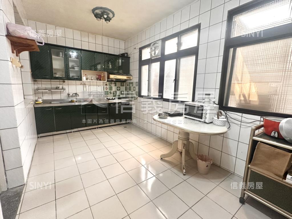 三面採光清幽美寓三房房屋室內格局與周邊環境