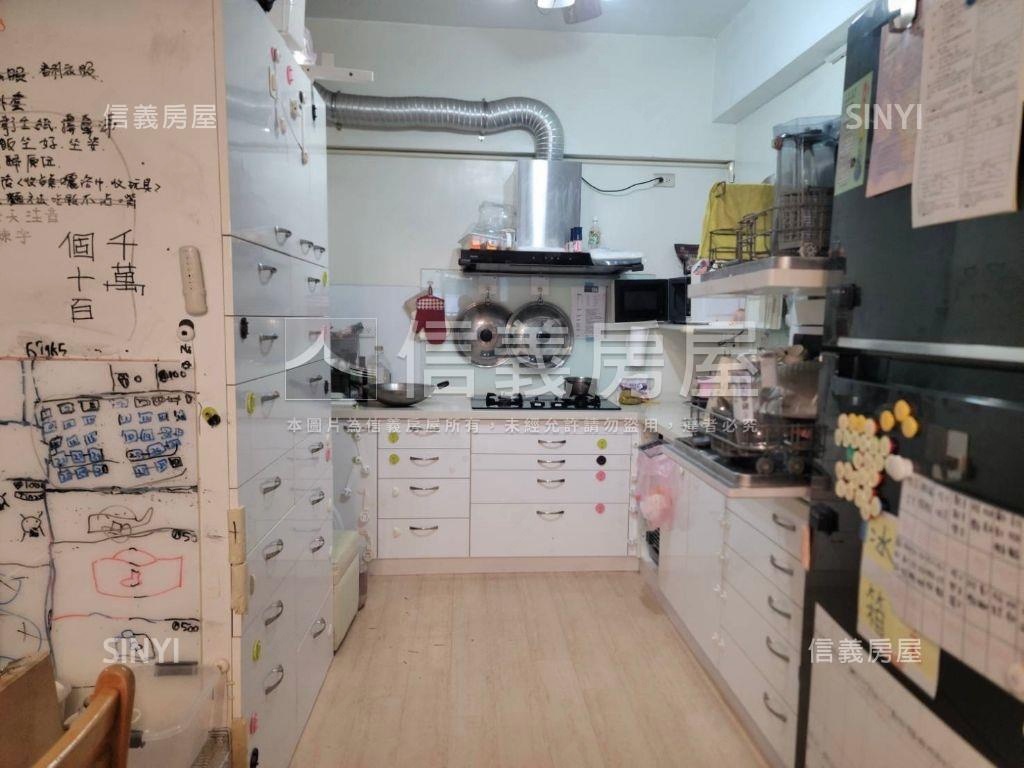 三多商圈精美三房房屋室內格局與周邊環境