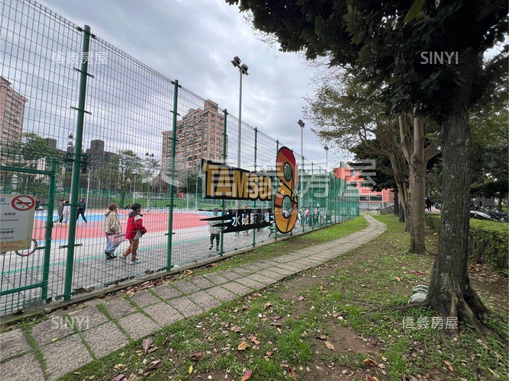 三面採光雙衛開窗三房車位房屋室內格局與周邊環境