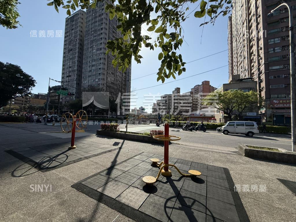 三面採光雙衛開窗三房車位房屋室內格局與周邊環境