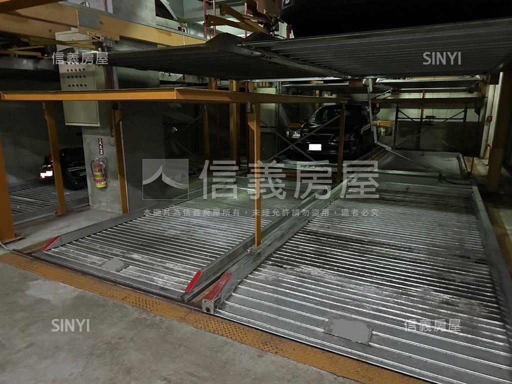 松荷車位ＮＯ．３房屋室內格局與周邊環境