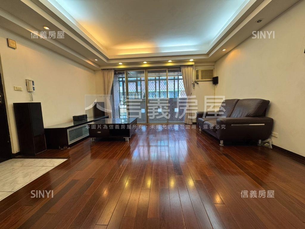 巴黎大街黃金四房房屋室內格局與周邊環境