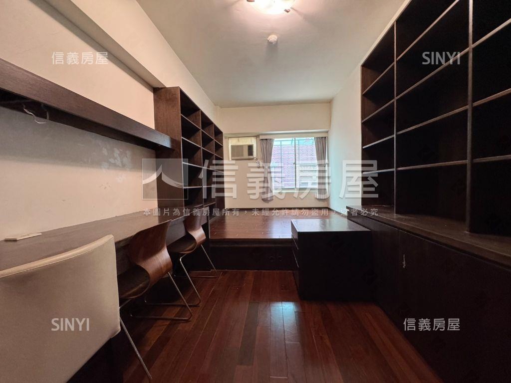 巴黎大街黃金四房房屋室內格局與周邊環境