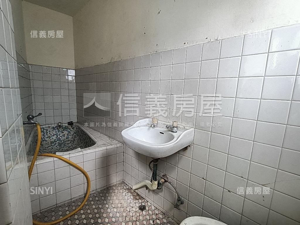 南園街寧靜透天房屋室內格局與周邊環境