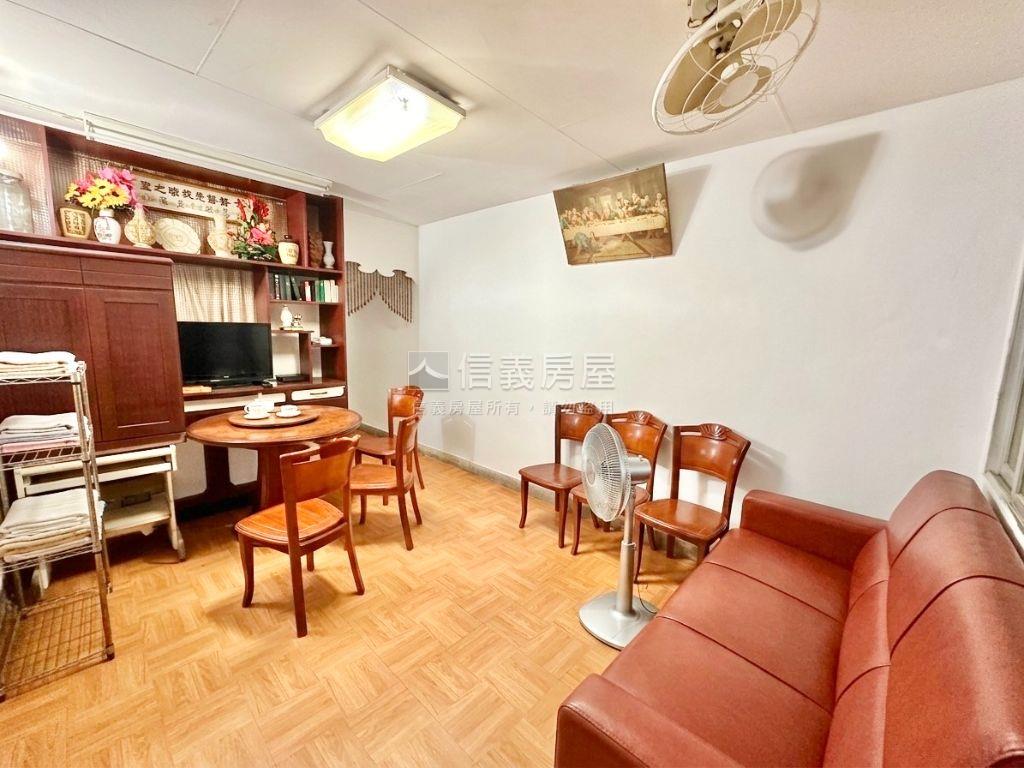 低總價中和街黃金三樓公寓房屋室內格局與周邊環境