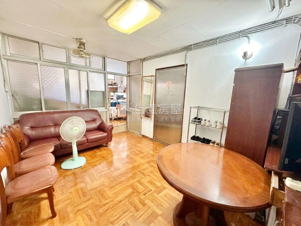 低總價中和街黃金三樓公寓房屋室內格局與周邊環境