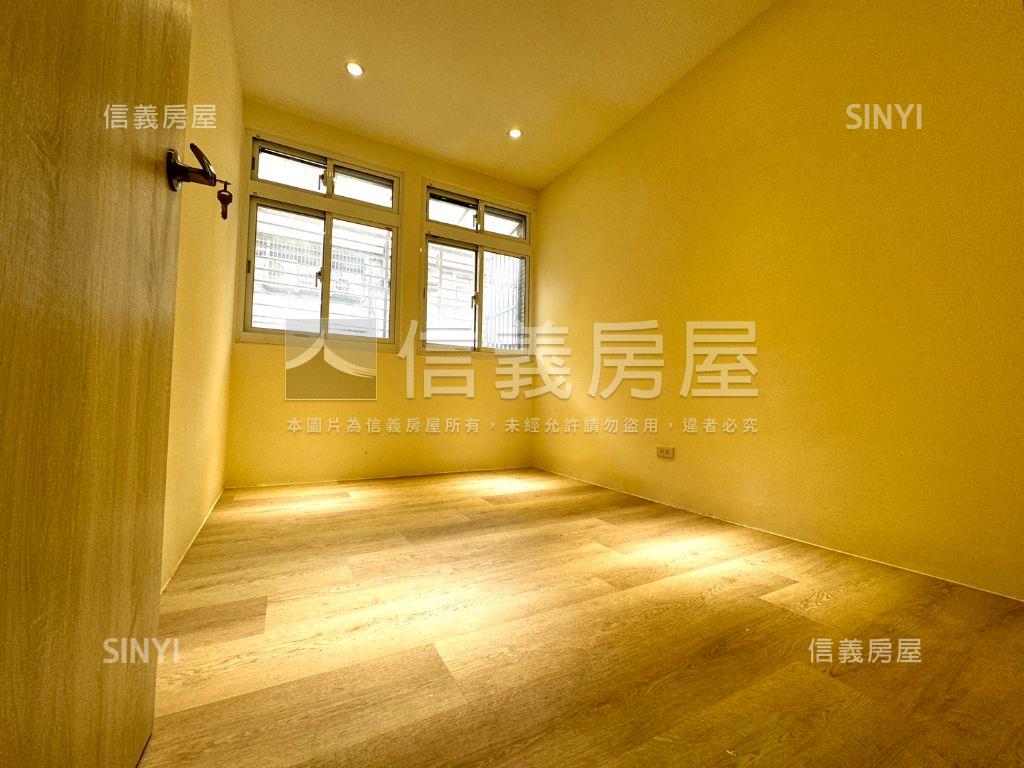 近捷運•邊間公寓•免裝潢房屋室內格局與周邊環境