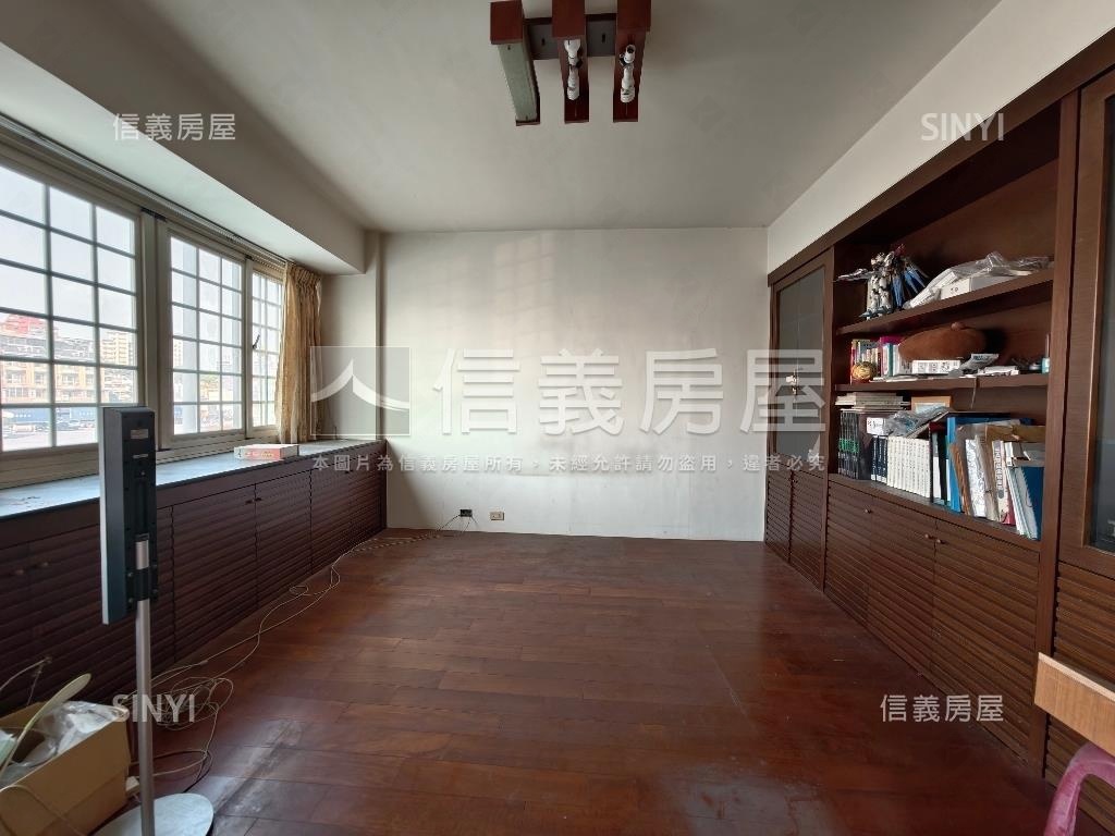 熱鬧正路‧面寬雙透店房屋室內格局與周邊環境